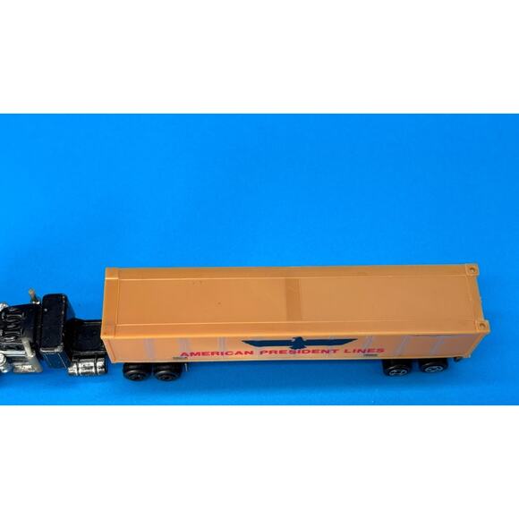 Vintage AMERICAN PRESIDENT Lines, HO Scale 1/87 Diecast Semi Truck Trailer - Picture 3 of 13